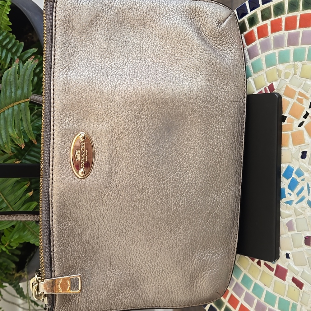 Coach Gold Leather Crossbody Bag - Picture 2 of 13